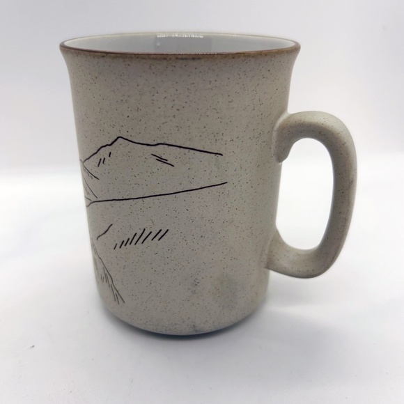 Set of 4 Vintage Collection Manoir Stoneware Canadiana Mugs - Picture 6 of 9